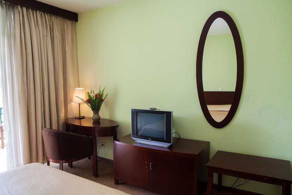 רוהנגרי Gorillas Volcanoes Hotel חדר תמונה