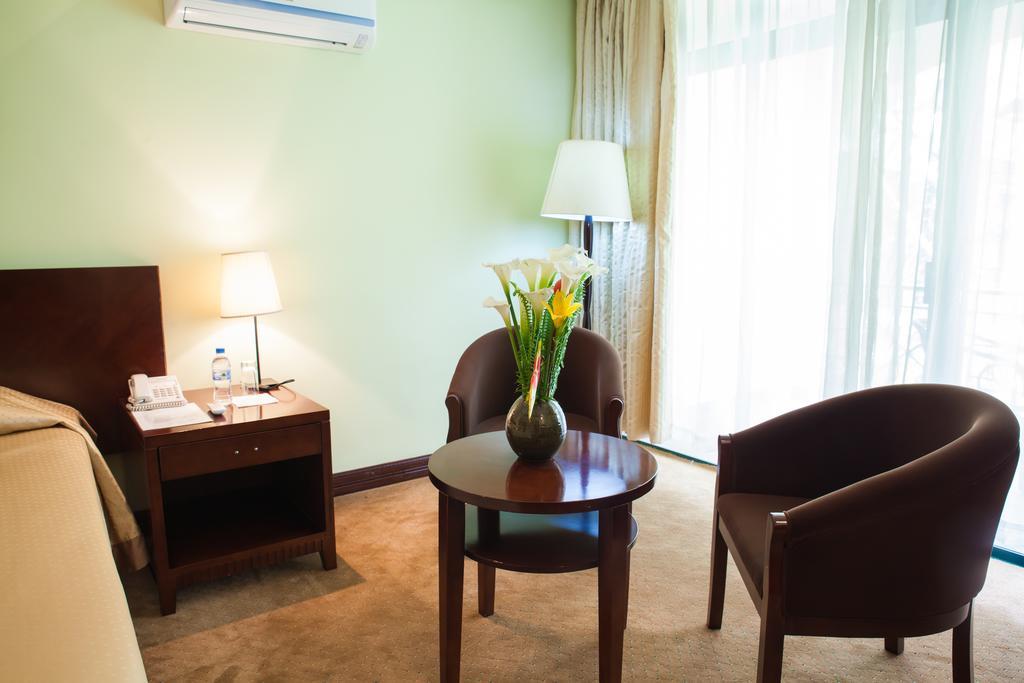 רוהנגרי Gorillas Volcanoes Hotel מראה חיצוני תמונה