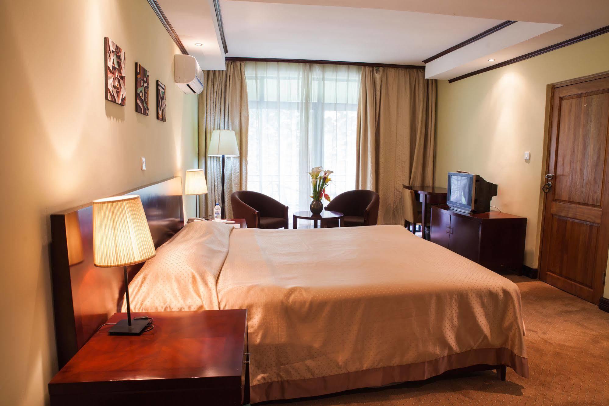 רוהנגרי Gorillas Volcanoes Hotel מראה חיצוני תמונה