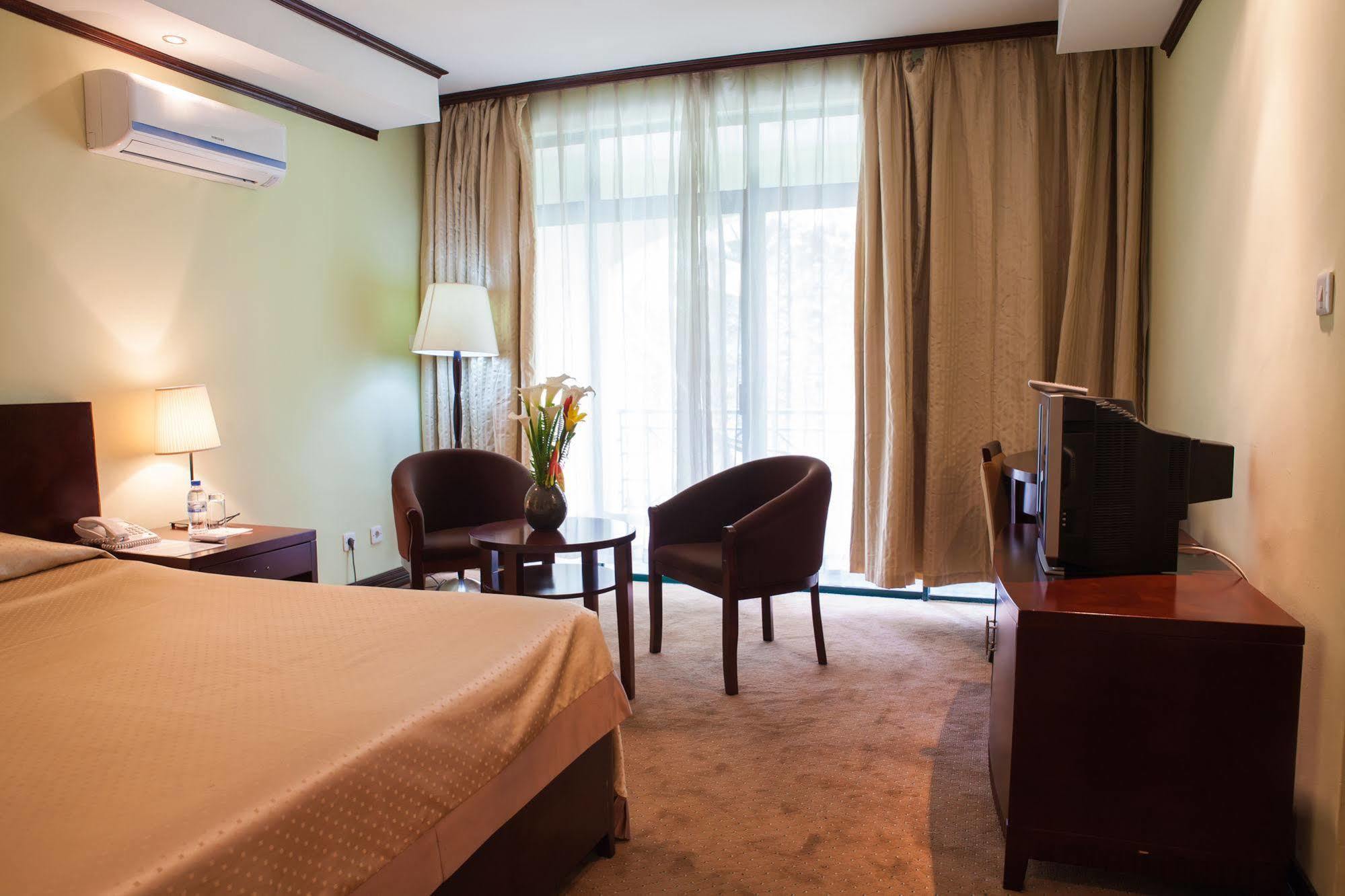רוהנגרי Gorillas Volcanoes Hotel מראה חיצוני תמונה